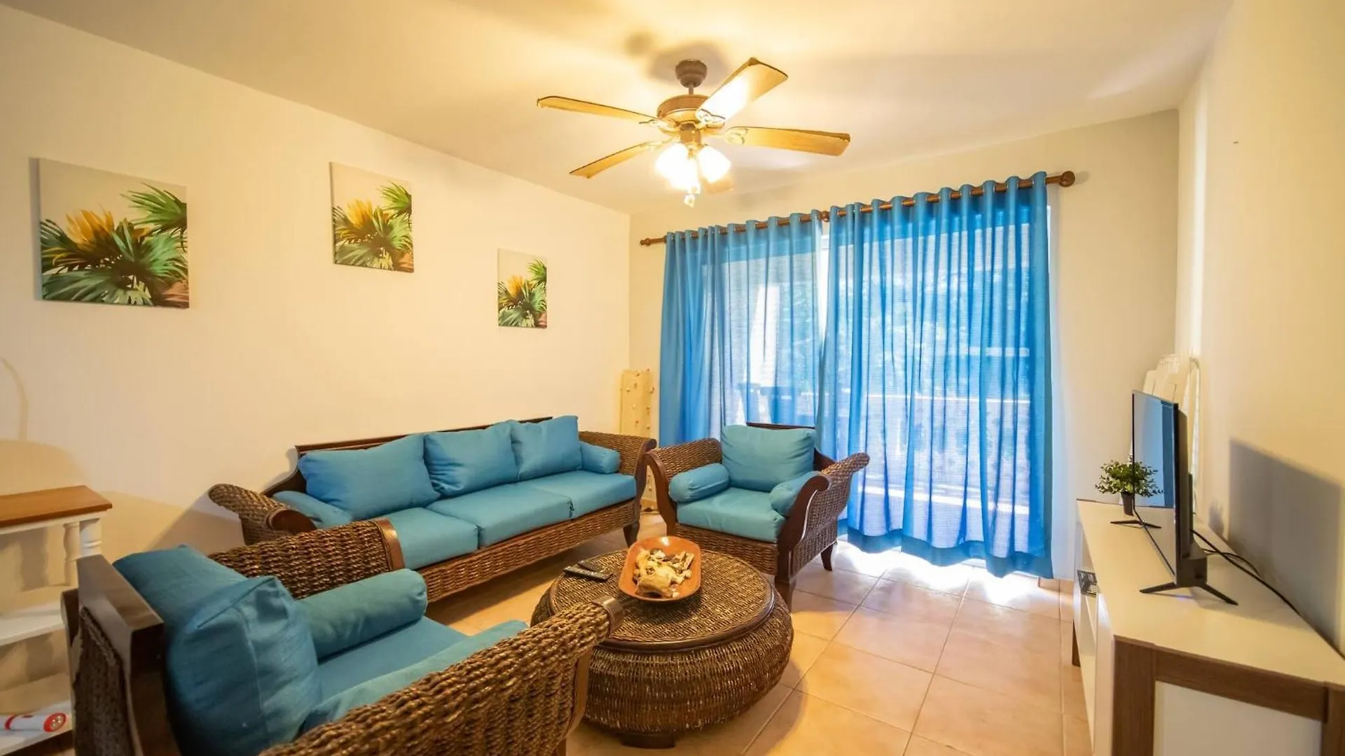 Room In Guest Room - 2Br Caribbean Condo In Cabarete Center Pensionat